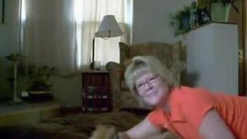 Appealing mature involves herself into the action while on live cam